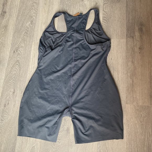 SKIMS Swim Cycle Suit 4 X Gunmetal NWT - Picture 8 of 11
